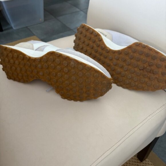 New Balance 327 in Lavender and white, in good condition, Size 10 - Picture 2 of 4